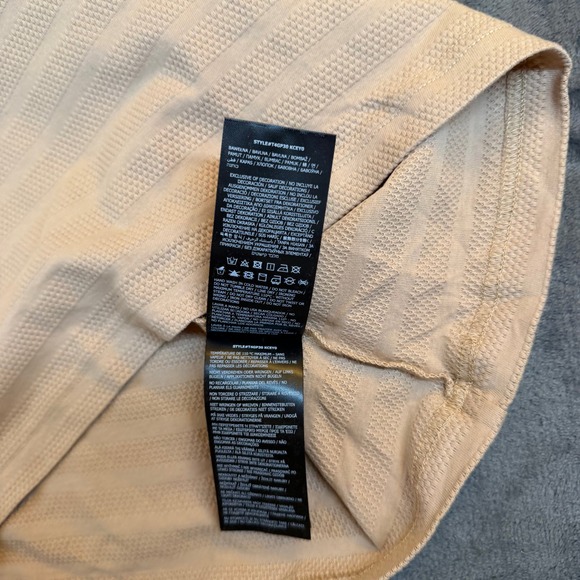 GUESS Tan Stripe Textured Crew Neck T-Shirt Short Sleeve Mens Size Medium NWT - Picture 8 of 12